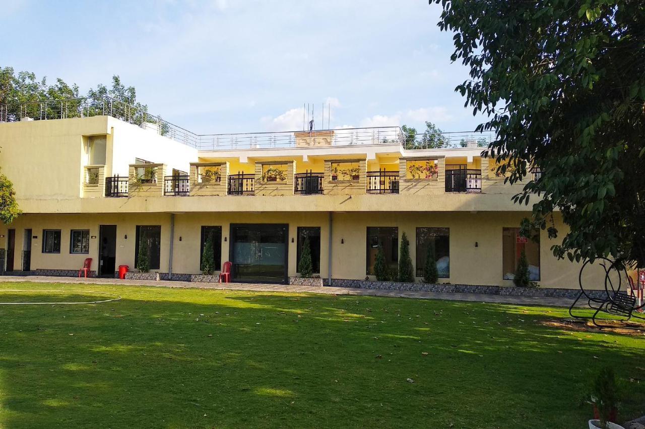 Oyo 14354 Amar Marriage Palace Hotel Dharmpura Exterior foto